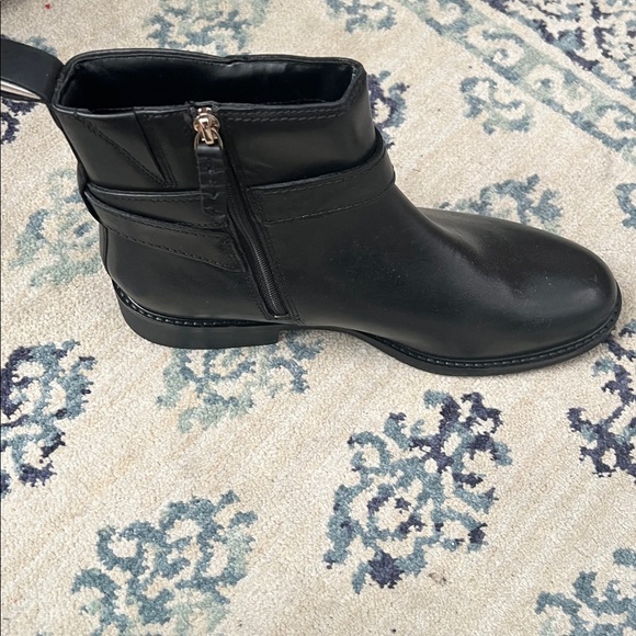 Clarks Renewal Black Leather Ankle Boots with Buckle size 10, NWOT, no box - Picture 2 of 7